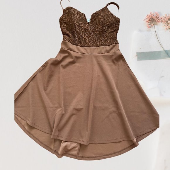 Almost Famous‎ Juniors Women Brown Dress Sleeveless Size M A-line skirt Cocktail - Picture 1 of 13